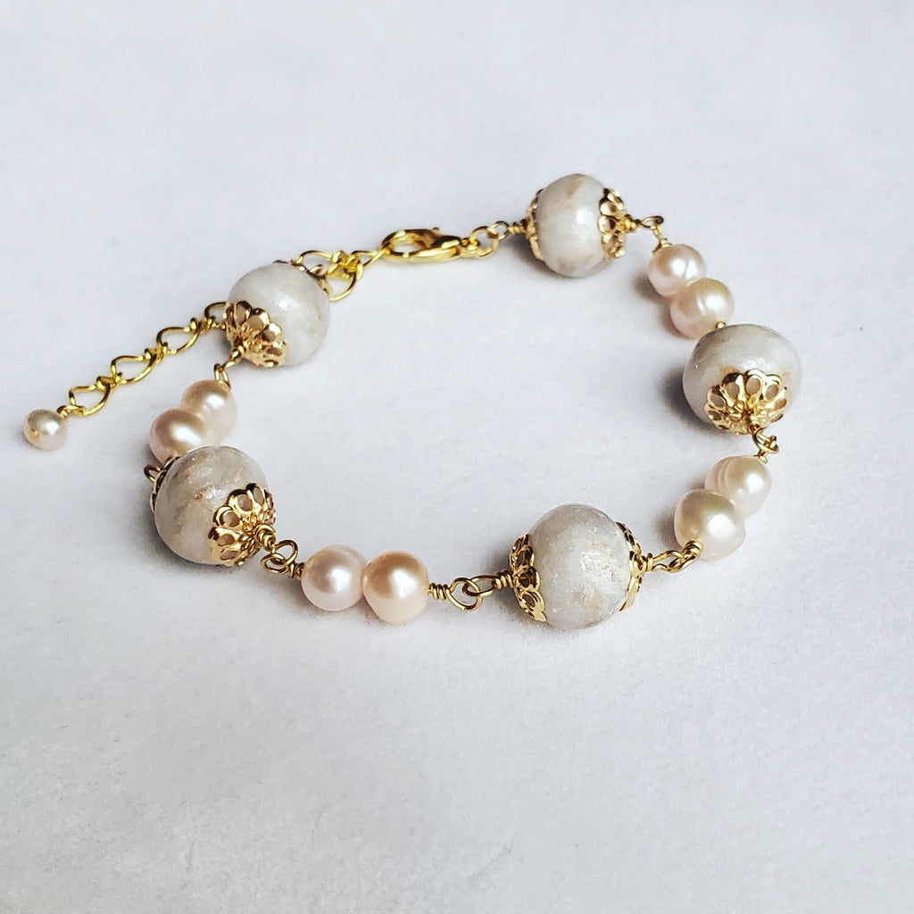 Pearlescent Rose Bead & Pearl Bracelet